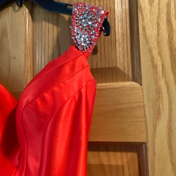 Mac Duggal Gown - Picture 3 of 7